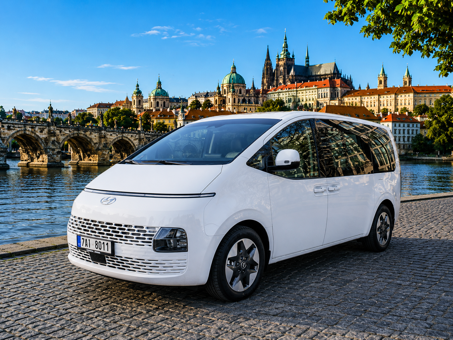 Hyundai Staria